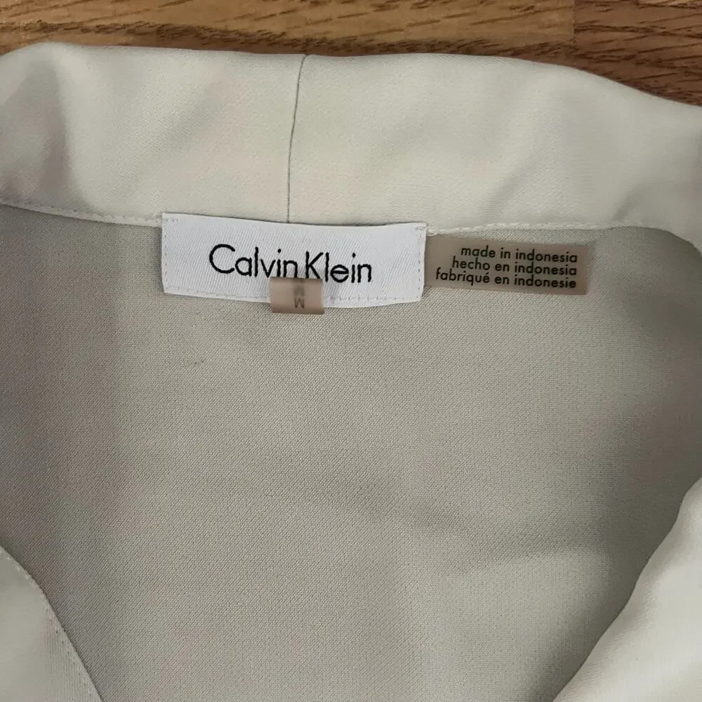 Ivory V-Neck Stretch Work Blouse M | Roll Tab Sleeve Office Top Calvin Klein - Picture 5 of 8